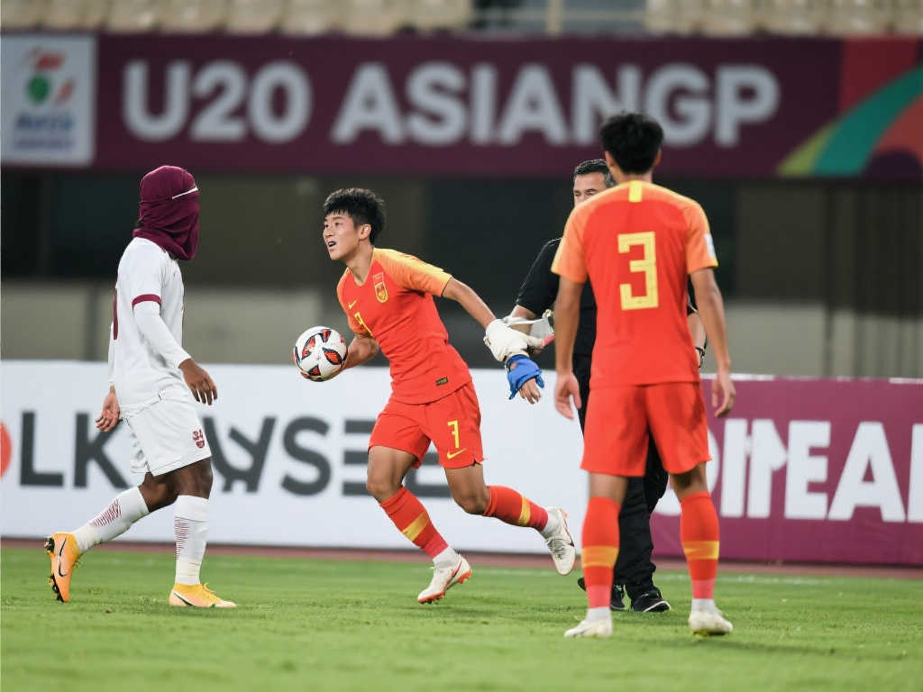 【U20亚洲杯】蒯纪闻建功后伤退 中国队2-1力克卡塔尔 【U20亚洲杯】蒯纪闻建功后伤退 中国队2-1力克卡塔尔